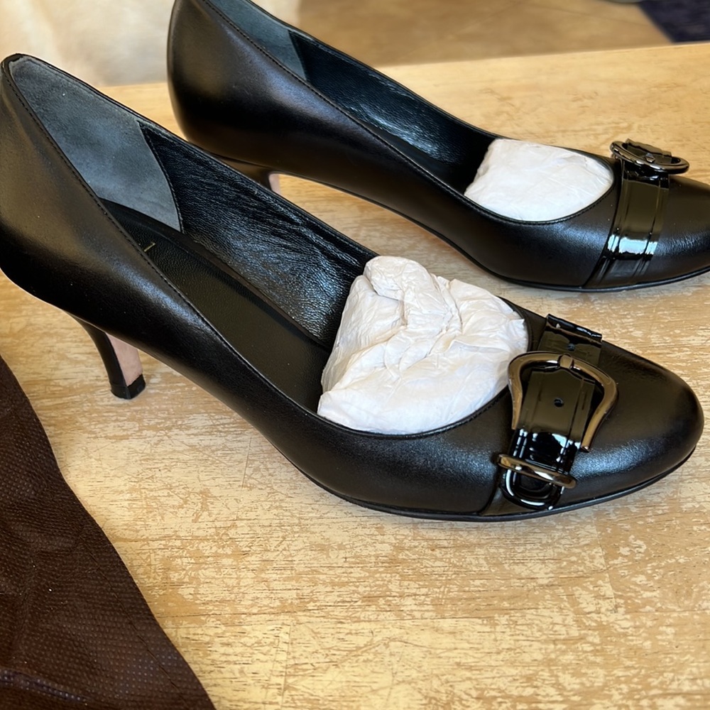 Shoes - Picture 3 of 7